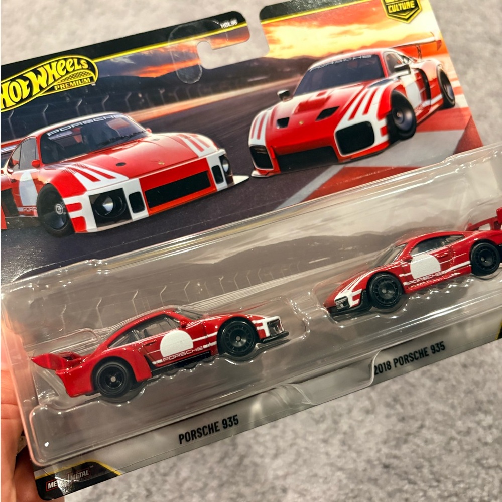 Hot Wheels Car Culture Porsche 935 twin pack duo - Picture 7 of 7